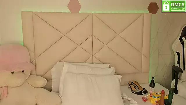 Gia_Scott from StripChat is Freechat
