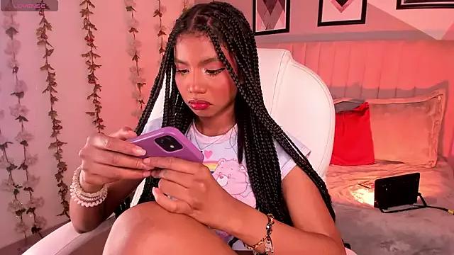 Gigi_Strawberry from StripChat