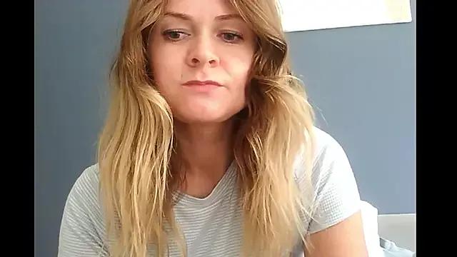Ginger-bb from StripChat