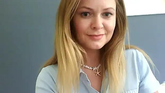 Ginger-bb from StripChat