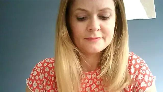 Ginger-bb from StripChat