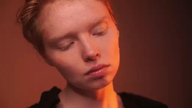 ginger_hugs from StripChat