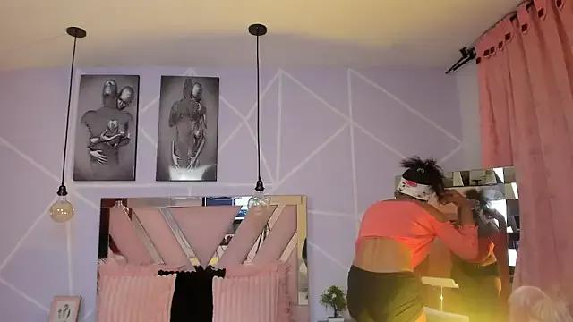 Girls: try live performances with matured performers, from dancing to quirks, in a variety of beautiful sex cams.