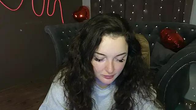 GloriNichols from StripChat is Freechat