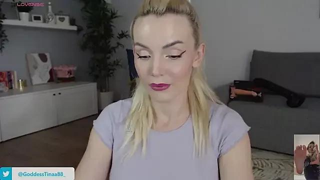 Goddess_Tina from StripChat