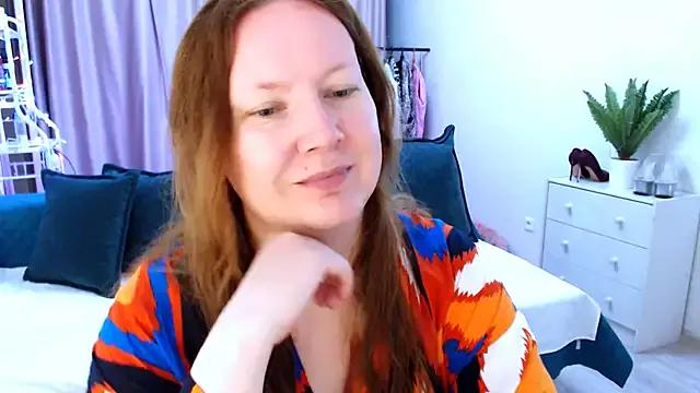 GoddessLara from StripChat