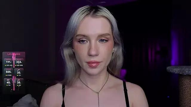 Golden_Peachh from StripChat is Freechat