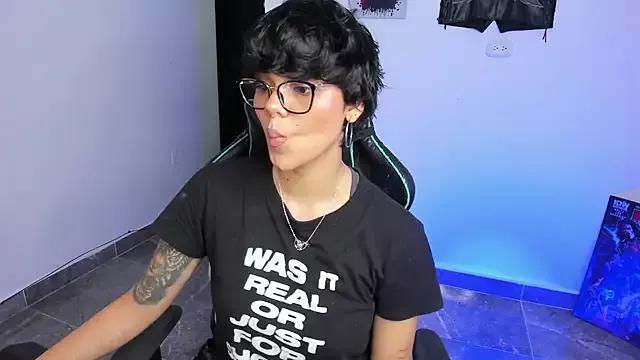 gooddess_isis from StripChat