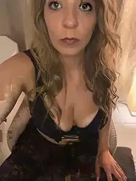 GoodWifeLillyy from StripChat is Freechat