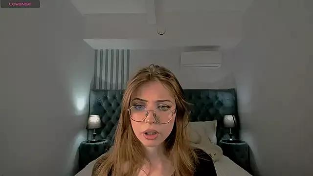 Grace_blush from StripChat is Freechat