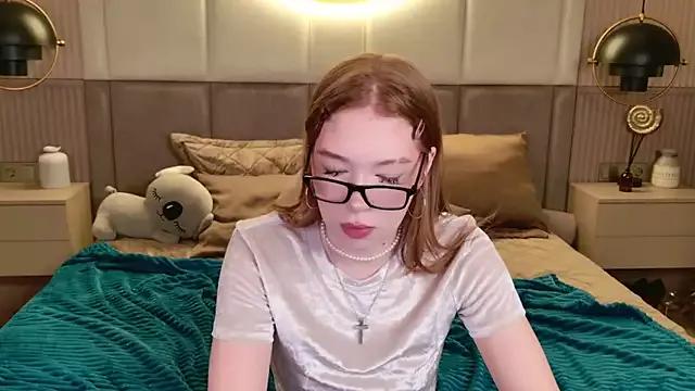 Gwen_Greens from StripChat is Freechat