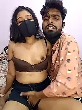 Haavsi_couple from StripChat is Freechat