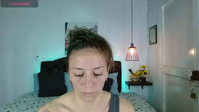 Hanna_Grey2 from StripChat