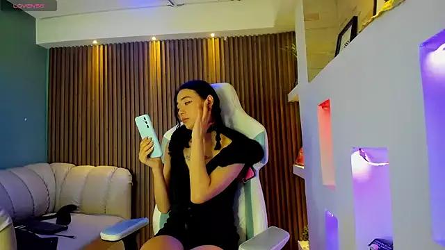 HannaDust from StripChat