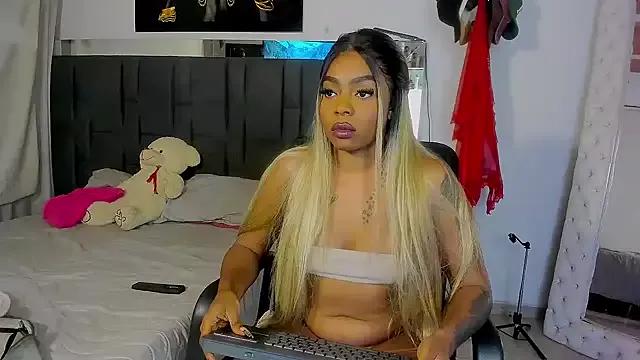 HannaEbony7 from StripChat