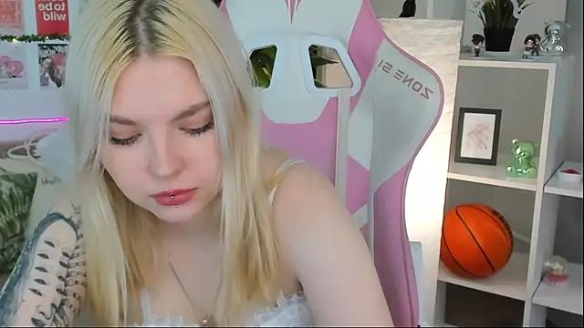 Hannah_Suka2 from StripChat