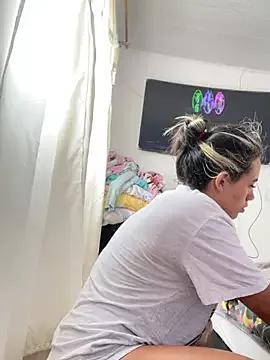 hannahb-e from StripChat