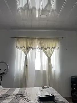 hannahb-e from StripChat