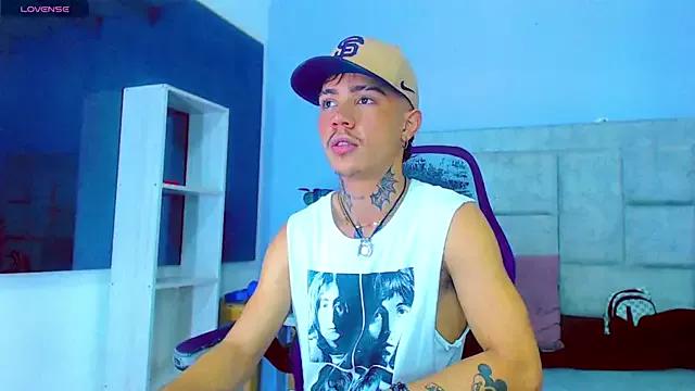 Photos of HannibalLester from StripChat is Freechat
