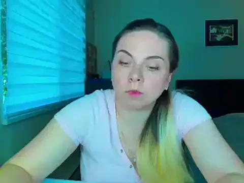 HappyIva from StripChat