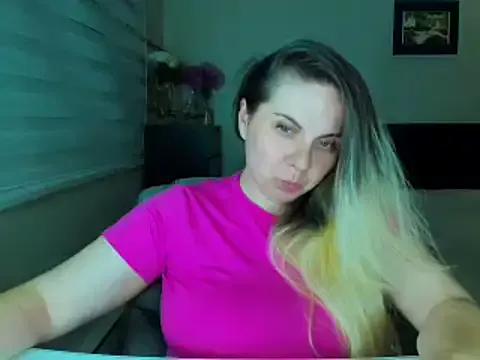 HappyIva from StripChat