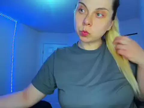 HappyIva from StripChat
