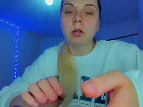 HappyIva from StripChat