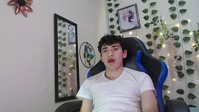 HarryClaude from StripChat