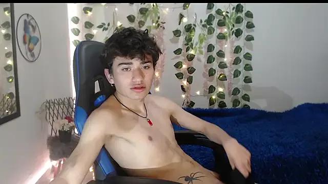 HarryClaude from StripChat is Freechat