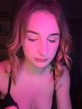 Hayley-SwanSmith from StripChat is Freechat