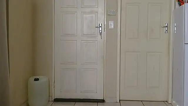 HazzelEyes2 from StripChat