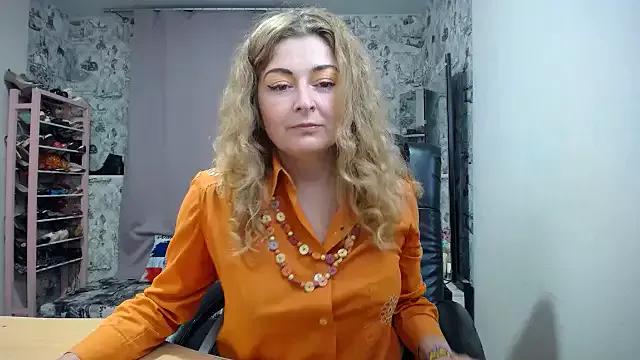 Helen1974 from StripChat