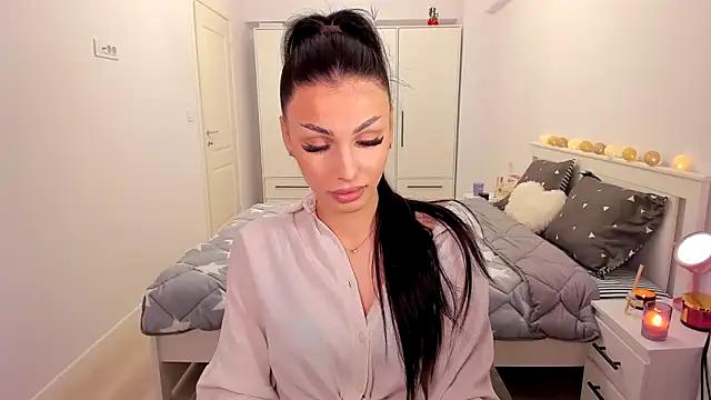 HelenShawn from StripChat