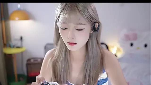 Hello-beibei from StripChat