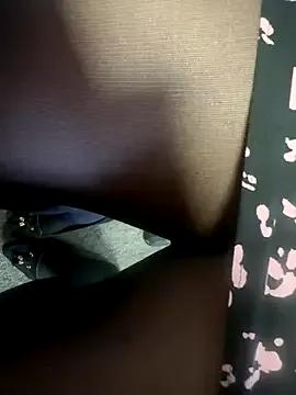 HiddenHoneyLDN from StripChat is Freechat