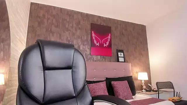 Girls: try live performances with matured performers, from dancing to quirks, in a variety of beautiful sex cams.
