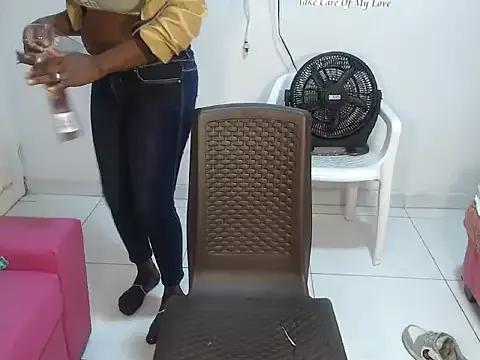 hillarybrownx from StripChat is Freechat