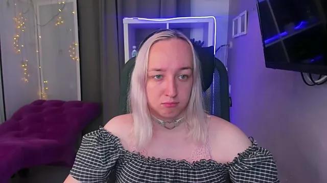 Holly_Hole from StripChat