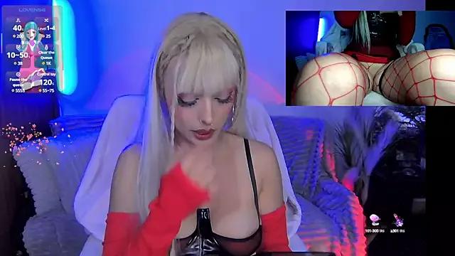 HollyDominic from StripChat