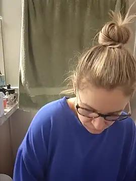 HollyTattoo from StripChat