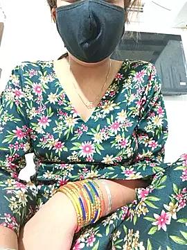 honey2sonam from StripChat is Freechat