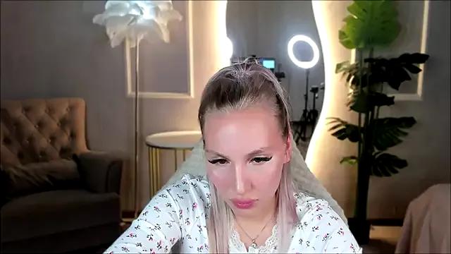 Honey_Miya from StripChat is Freechat