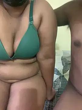 HoneyedPortal from StripChat is Freechat
