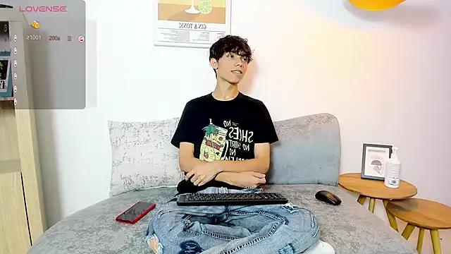 Honeymoon_sariel from StripChat is Freechat