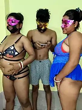 Horney_couple_4 from StripChat is Freechat