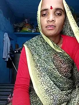 Hotwera from StripChat is Freechat