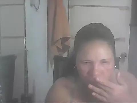 hotwet_mama4uxx from StripChat is Freechat