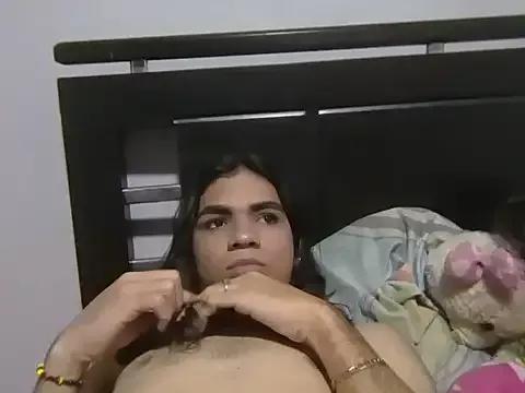 Hurren-_ from StripChat is Freechat