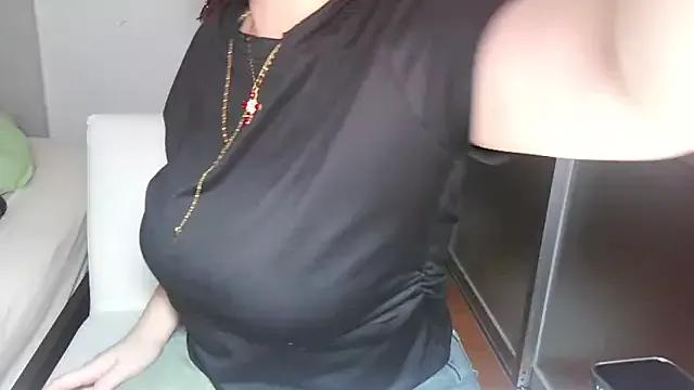 iamMalixxx from StripChat