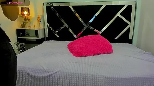 iisabella_noa from StripChat